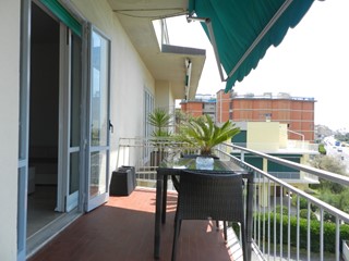 Appartamento in Vendita a Viareggio, zona Ove, 110 m², arredato