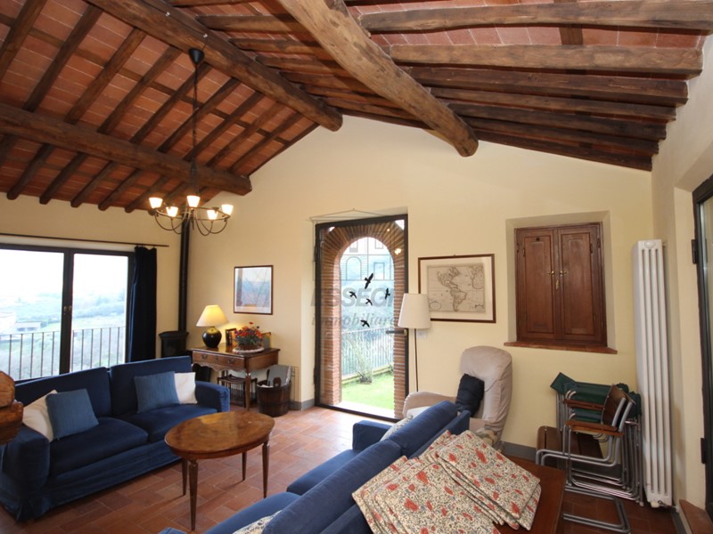 Casale in Vendita a Lucca, zona Nord, 770'000€, 250 m²