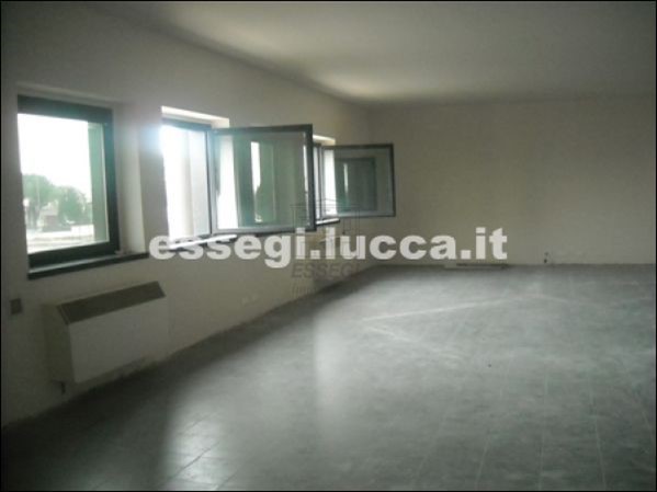 Ufficio in Affitto a Capannori, zona Est, 150'000€, 110 m²