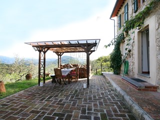 Casale in Vendita a Camaiore, 750'000&euro;, 280 m²