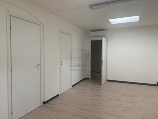 Ufficio in Affitto a Lucca, zona Est, 550€, 60 m²