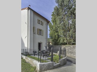 Casale in Vendita a Capannori, 550'000€, 250 m², arredato