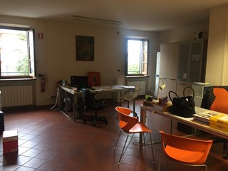 Ufficio in Affitto a Capannori, zona Nord, 680€, 75 m²