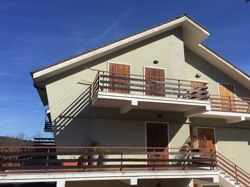 Appartamento in Vendita a Urbe, 70'000€, 80 m²