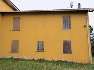 Casa Semi Indipendente in Vendita a Malvicino, 48'000€, 200 m²