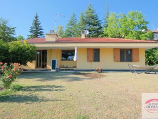 Casa Indipendente in Vendita a Sassello, 600'000€, 200 m², con Box