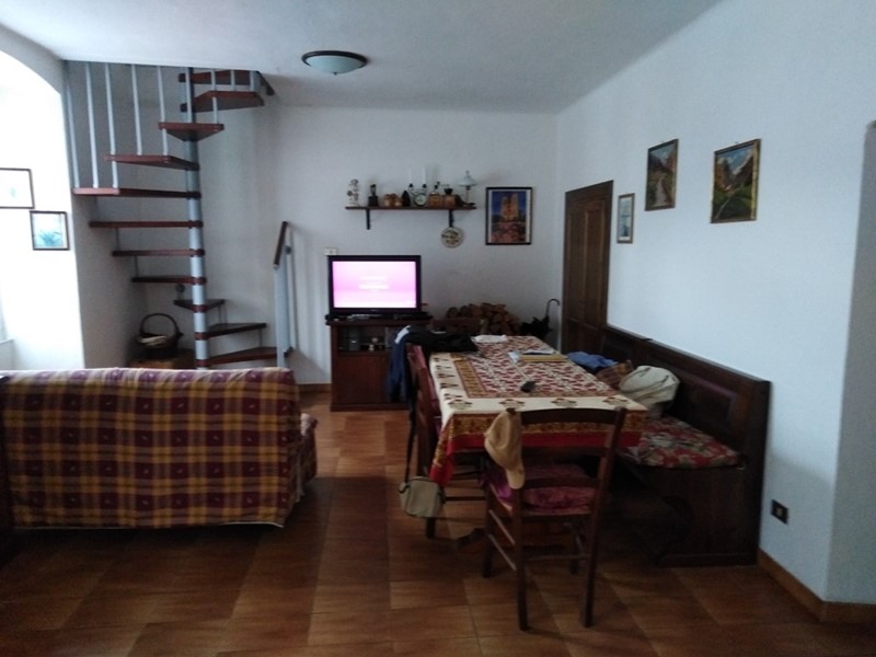 Quadrilocale in Vendita a Urbe, 32'000€, 75 m²