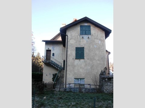 Appartamento in Vendita a Urbe, zona San Pietro D'olba, 70'000€, 80 m²