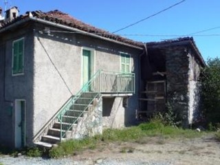 Casa Semi Indipendente in Vendita a Mioglia, 40'000€, 80 m²