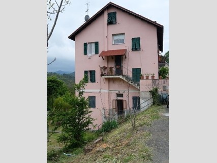 Trilocale in Vendita a Tiglieto, 120'000€, 180 m²