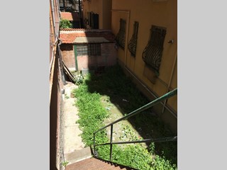 Capannone in Vendita a Genova, zona Sestri Ponente, 40'000&euro;, 100 m²