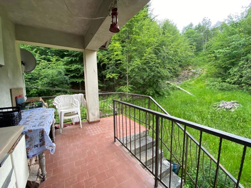 Casa Indipendente in Vendita a Sassello, zona Piampaludo, 68'000€, 200 m²