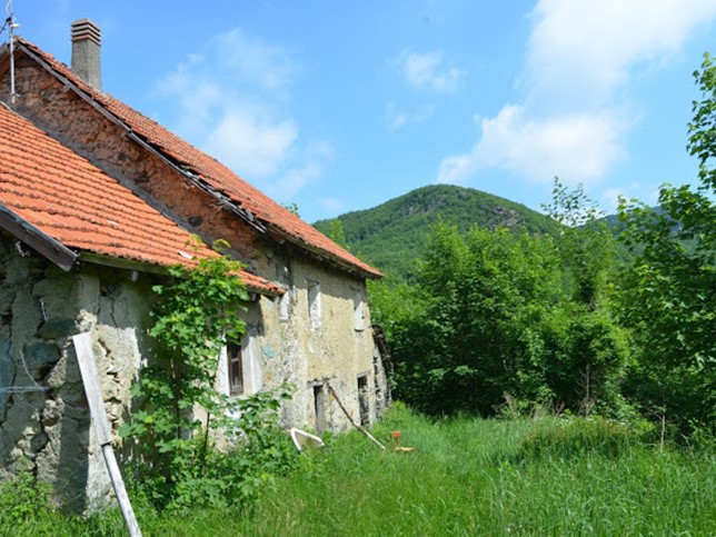 Casa Indipendente in Vendita a Sassello, 150'000€, 280 m²