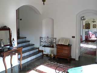 Casa Indipendente in Vendita a Ragusa, 1000 m²