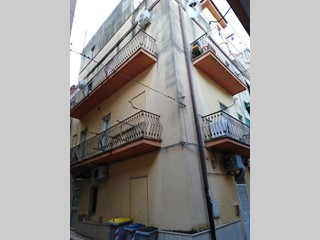 Casa Indipendente in Vendita a Ragusa, 100'000&euro;, 170 m², con Box