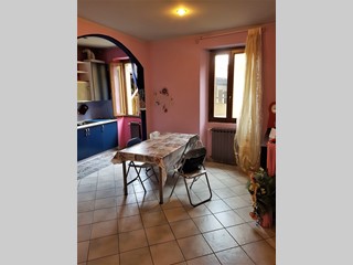 Bilocale in Vendita a Fenegrò, 79'000€, 58 m²