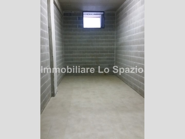 Box in Vendita a Andora, zona Marina Di Andora, 37'000€, 25 m²