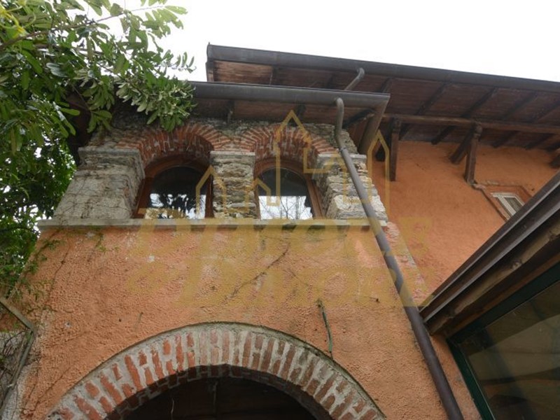 Casa Semi Indipendente in Vendita a Ghiffa, 600'000€, 200 m²