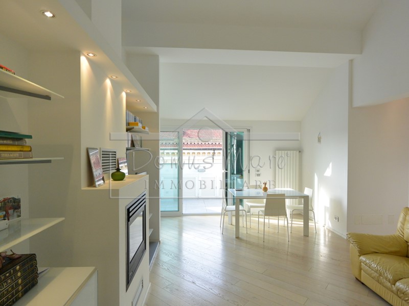 Appartamento in Vendita a Savona, 590'000€, 180 m², arredato