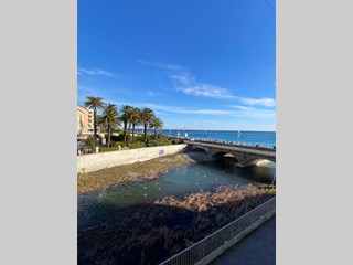 Appartamento in Affitto a Finale Ligure, 85 m², arredato