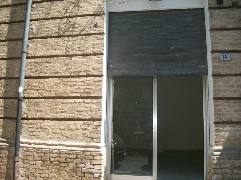 Immobile commerciale in Vendita a Lanciano, 78'000€, 50 m²