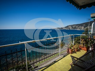 Trilocale in Affitto a Ospedaletti, 750€, 61 m², arredato