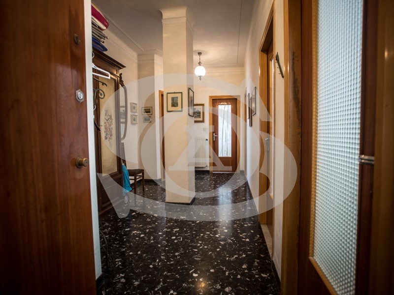 Trilocale in Affitto a Ospedaletti, 900€, 70 m², arredato