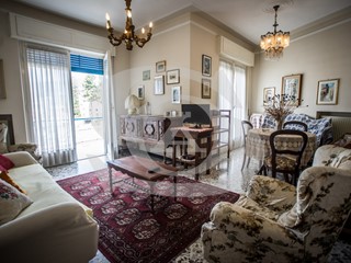 Trilocale in Affitto a Ospedaletti, 900€, 70 m², arredato