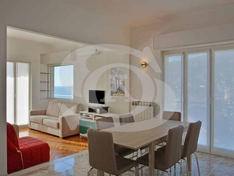 Bilocale in Affitto a Ospedaletti, 1'200€, 60 m², arredato, con Box