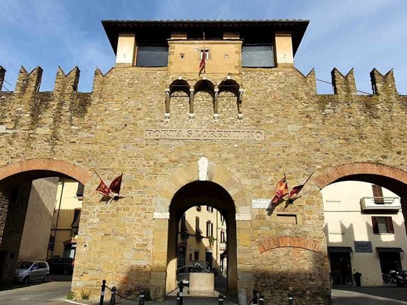 Attività commerciale in Vendita a Arezzo, 130'000€, 100 m²