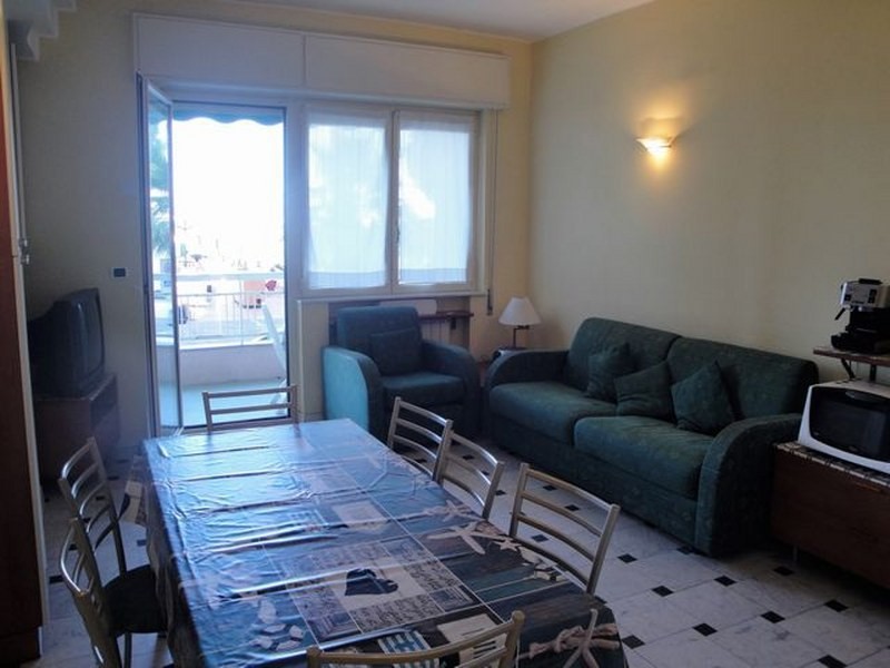 Trilocale in Vendita a Alassio, 800'000€, 85 m², arredato, con Box