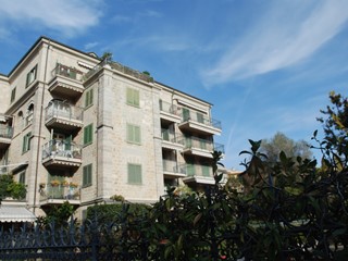 Bilocale in Vendita a Bordighera, 350'000€, 60 m², arredato, con Box