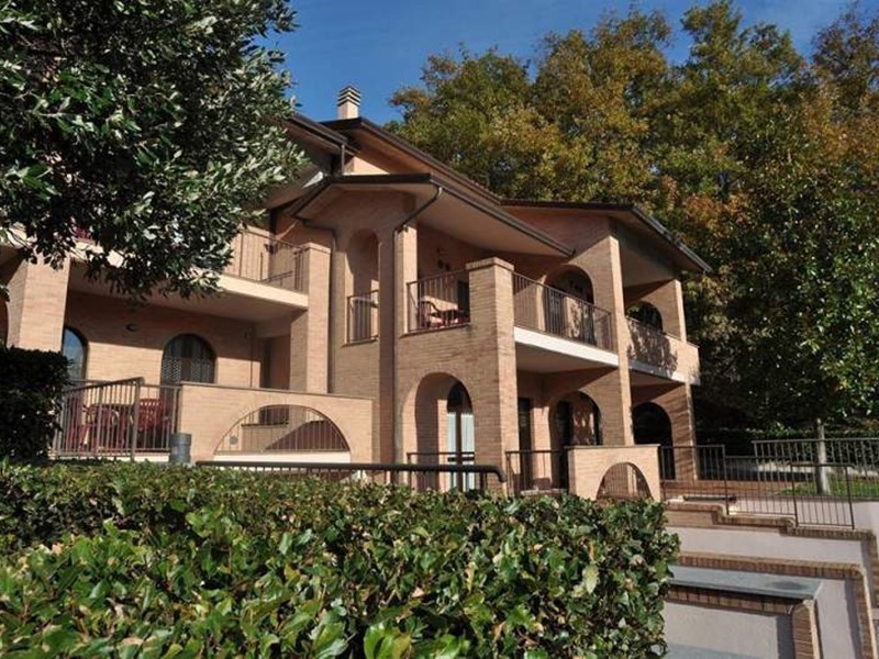 Trilocale in Vendita a Assisi, 1'000€, 95 m², arredato