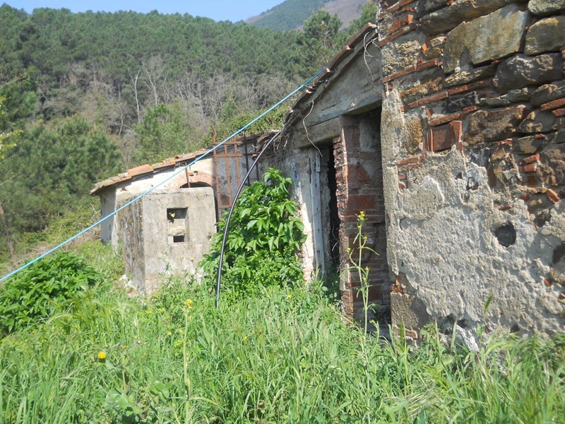 Rustico in Vendita a Calci, 99'000€, 200 m²