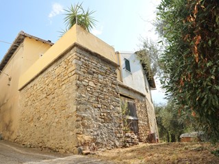 Casa Indipendente in Vendita a Diano San Pietro, 295'000€, 150 m²