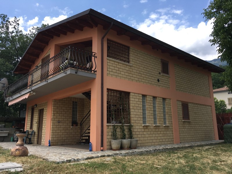 Casa Indipendente in Vendita a Civitella Messer Raimondo, 130'000€, 200 m²