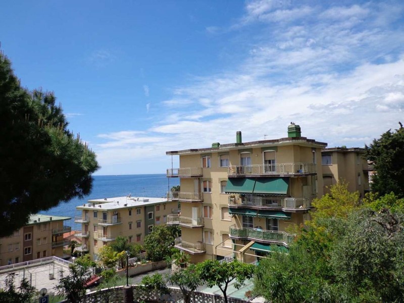 Quadrilocale in Affitto a Santo Stefano al Mare, 600€, 120 m², arredato