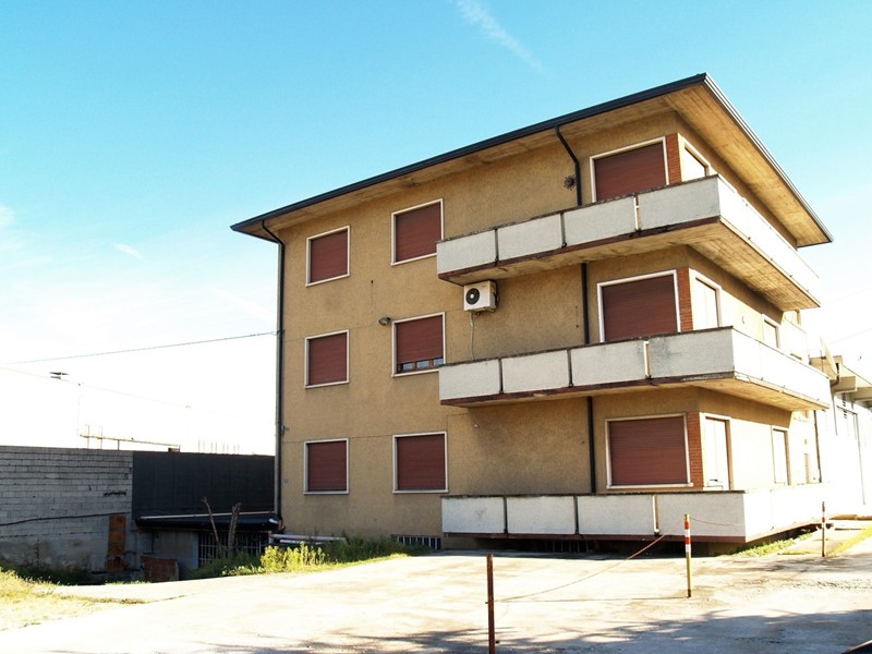 Casa Indipendente in Vendita a Montebello Vicentino, 550'000€, 