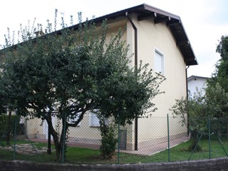 Casa Indipendente in Vendita a Pontida, 175'000€, 130 m²