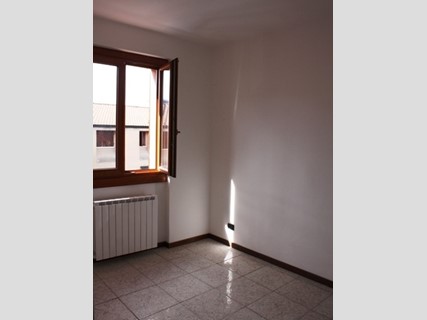 Trilocale in Vendita a Caprino Bergamasco, 85'000€, 85 m²