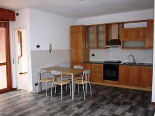 Trilocale in Vendita a Caprino Bergamasco, 85'000€, 85 m²