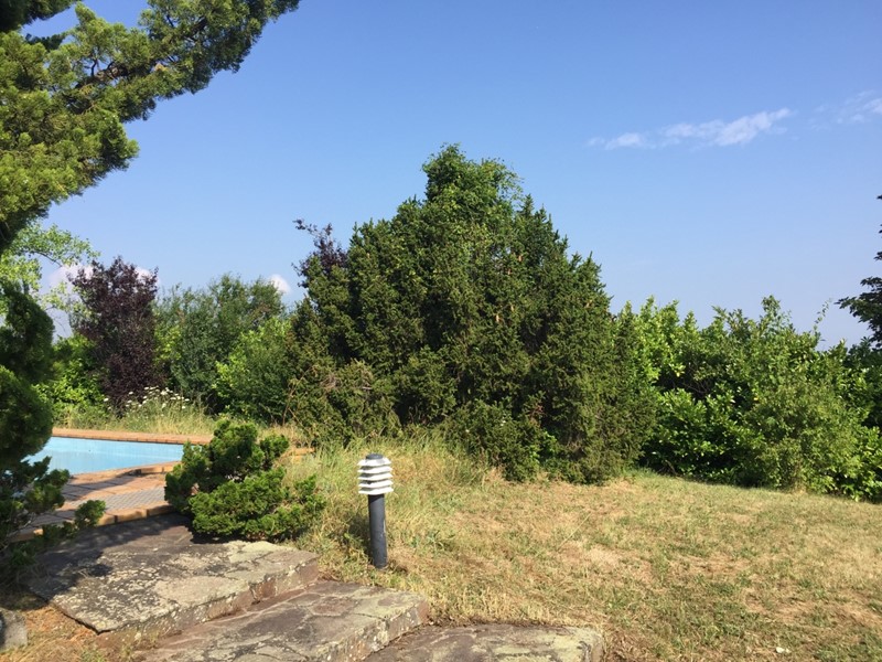 Casa Indipendente in Vendita a Vernasca, 300 m², con Box