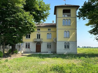 Casa Indipendente in Vendita a San Pietro in Cerro, 295'000€, 400 m², con Box