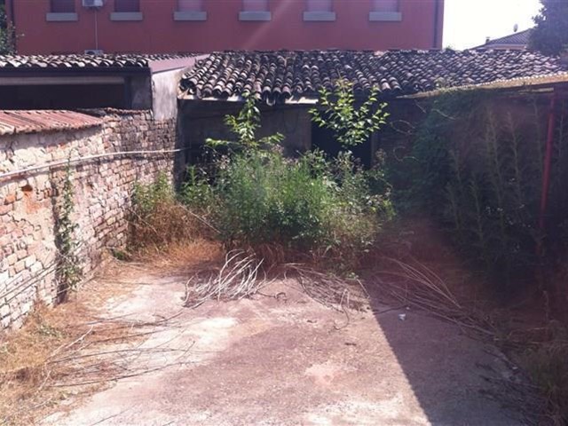 Casa Indipendente in Vendita a Cortemaggiore, 50'000€, 200 m²