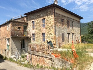Casa Indipendente in Vendita a Lugagnano Val d'Arda, 115'000€, 150 m²