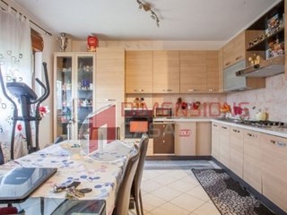 Trilocale in Vendita a Roma, zona VILLAGGIO PRENESTINO, 139'000&euro;, 70 m², con Box