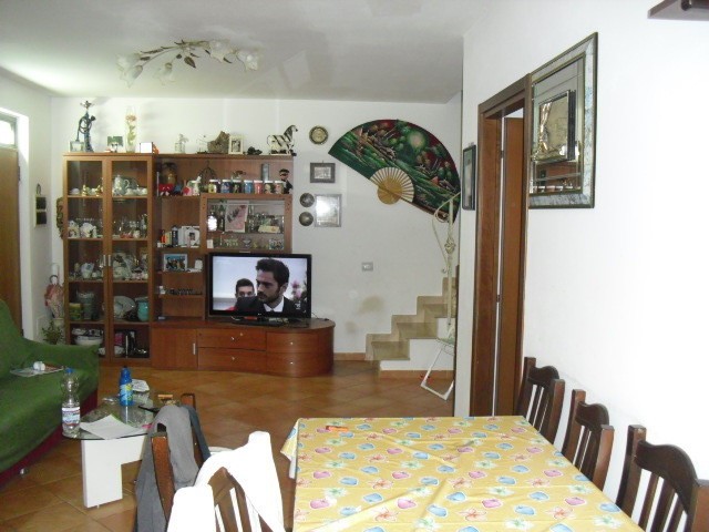 Appartamento in Vendita a Rapolano Terme, zona Serre Di Rapolano, 129'000€, 90 m², con Box