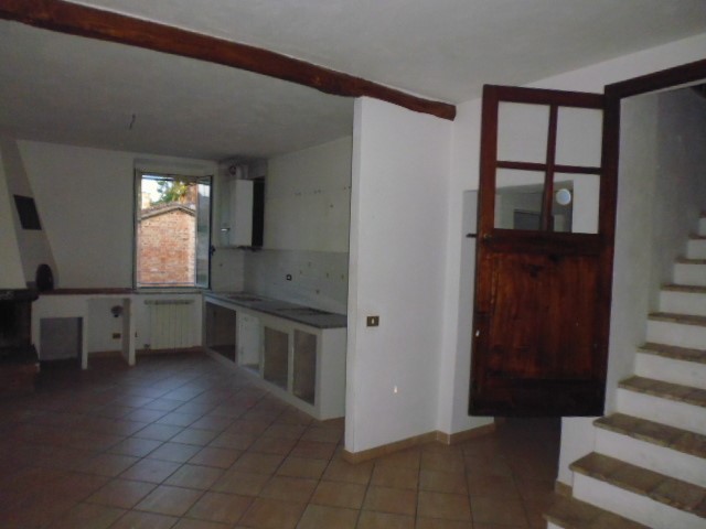 Appartamento in Vendita a Asciano, 98'000€, 135 m²