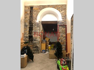 Capannone in Vendita a La Spezia, zona Centro, 95'000€, 50 m²