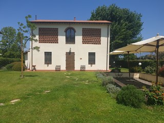 Casa Indipendente in Affitto a Viareggio, zona Torre del Lago, 50 m²